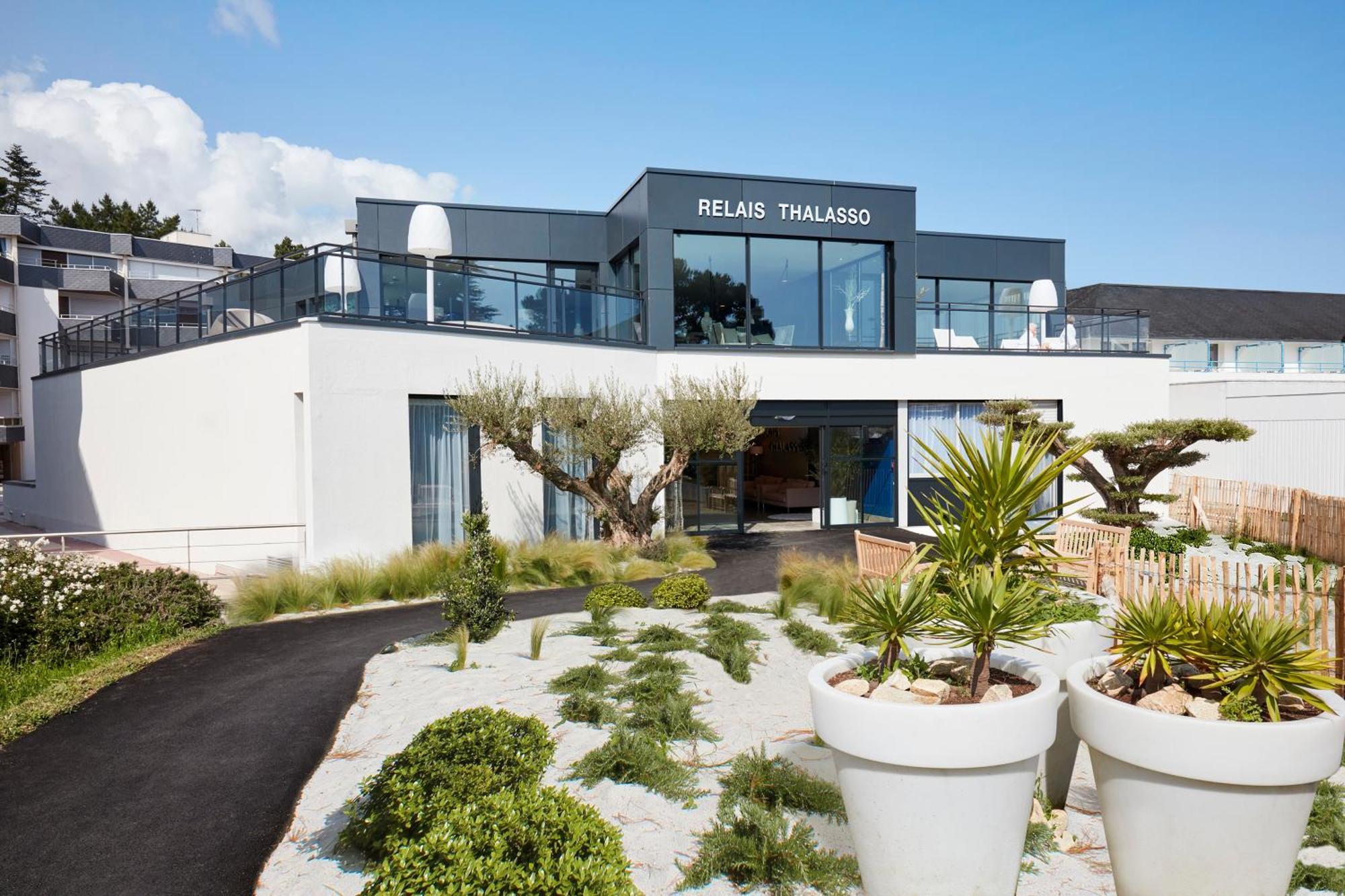 Hotel Kastel - Relais Thalasso & Spa 브노데 외부 사진