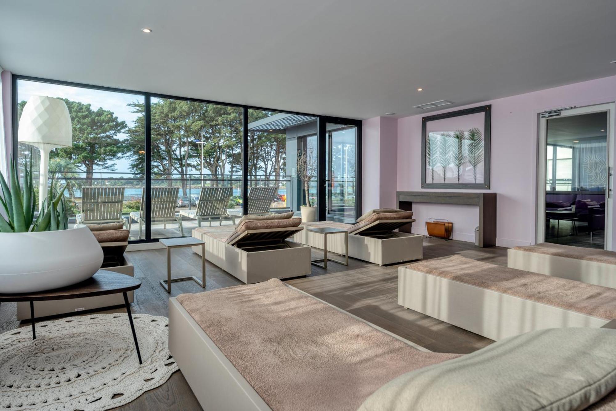 Hotel Kastel - Relais Thalasso & Spa 브노데 외부 사진