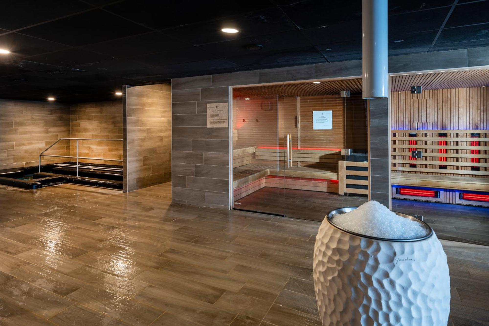 Hotel Kastel - Relais Thalasso & Spa 브노데 외부 사진